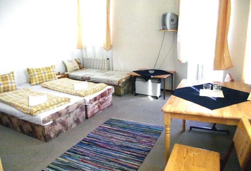 四人标准间, Penzión Slávia