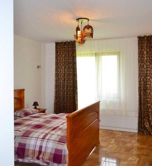 Номер Стандарт с Балконом, Pensiunea Georgia