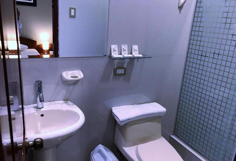 اتاق ساده سه نفره, Cumbaza Hotel & Convenciones