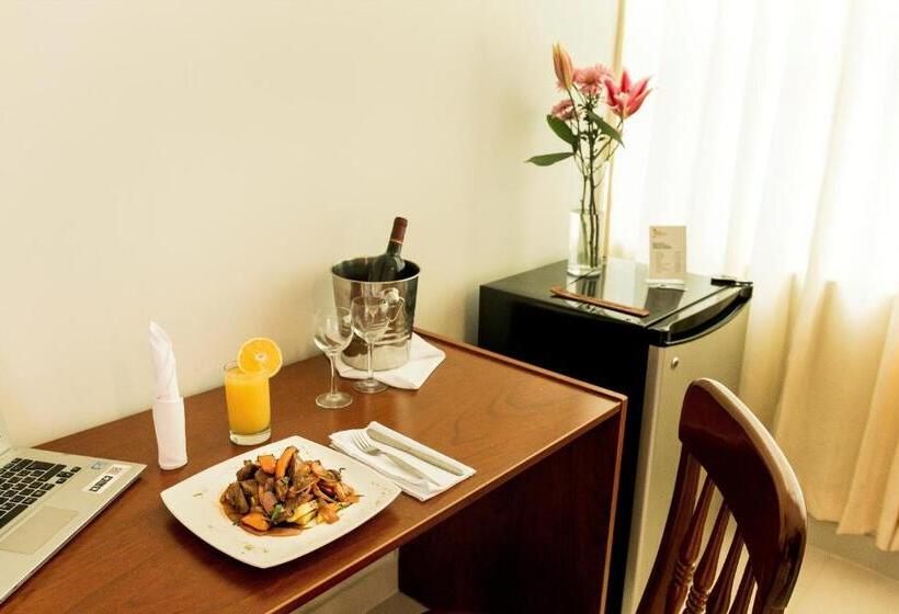 اتاق لوکس, Cumbaza Hotel & Convenciones