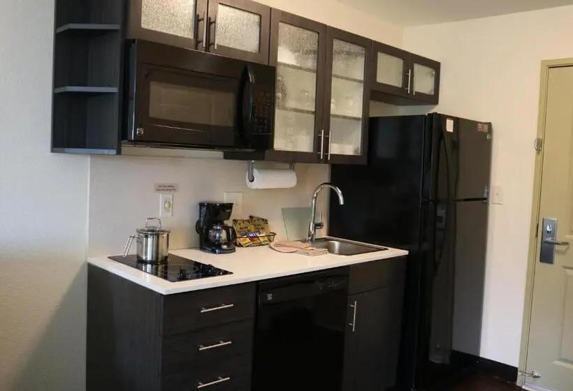 キングサイズベッドのスイートルーム, Candlewood Suites Nashville   Goodlettsville, An Ihg