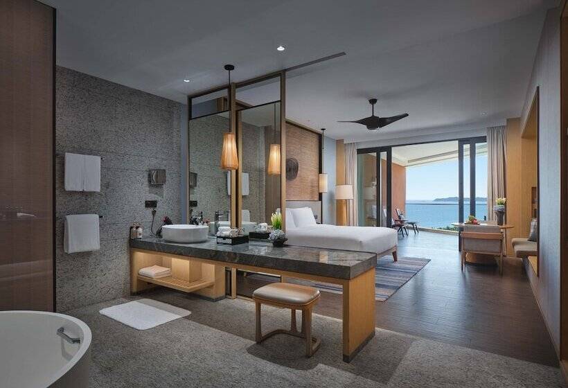Номер Стандарт Двуспальная Кровать Вид на Море, Crowne Plaza Sanya Haitang Bay Resort, An Ihg