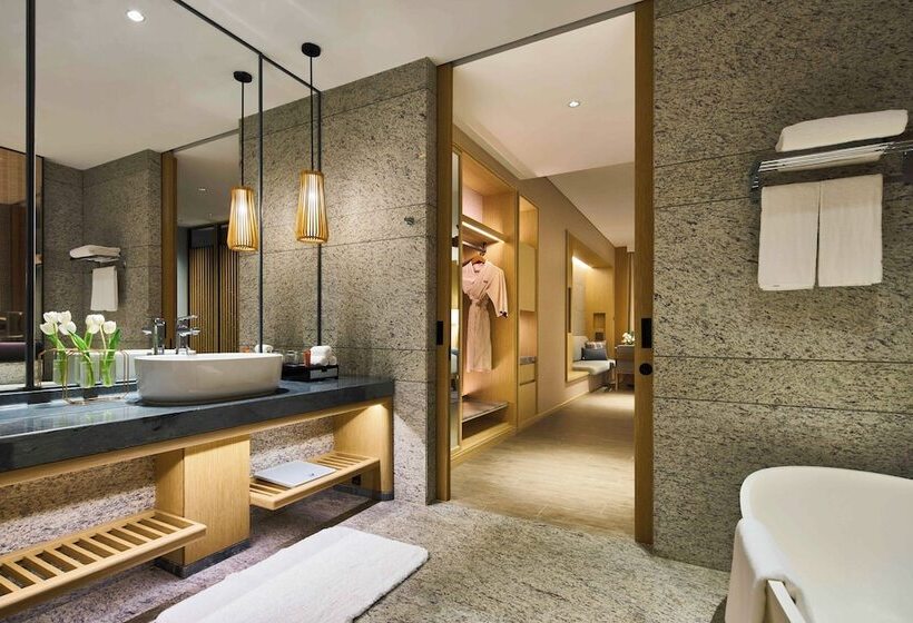 Номер Стандарт Двуспальная Кровать Вид на Море, Crowne Plaza Sanya Haitang Bay Resort, An Ihg