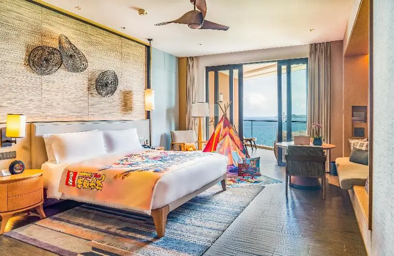 キングサイズベッドのスタンダードルーム, Crowne Plaza Sanya Haitang Bay Resort, An Ihg