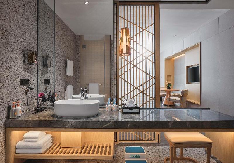 Номер Стандарт Вид на Море с Балконом, Crowne Plaza Sanya Haitang Bay Resort, An Ihg