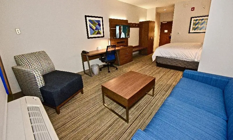 キングサイズベッドのスイートルーム, Holiday Inn Express & Suites   Perryville I 55, An Ihg