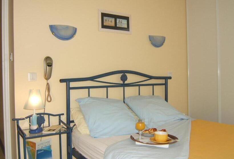 غرفة قياسية ثلاثية, Hôtel De L'océan