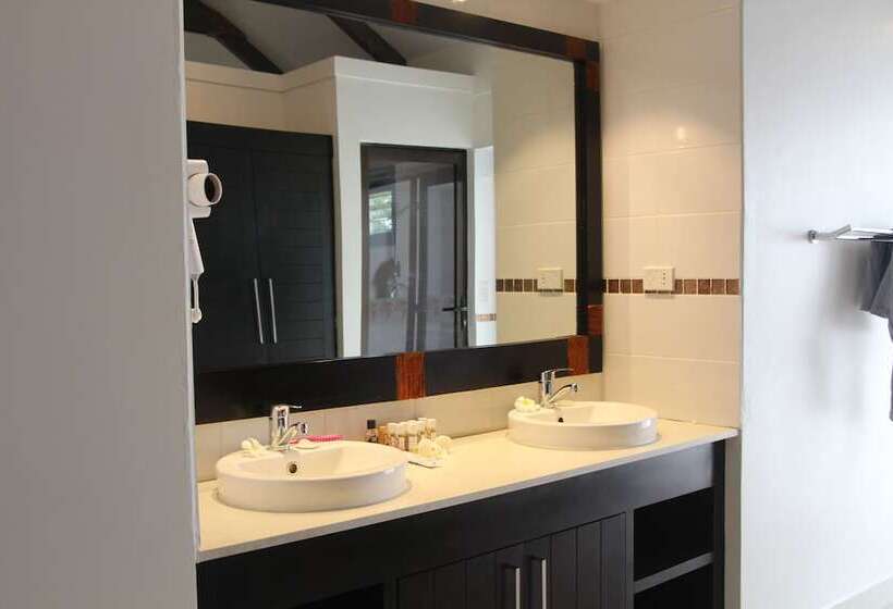 غرفة قياسية مطلّة علي البحر, Landers Bay Resort & Spa Fiji   Adults Only