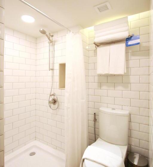 四人标准间, Lub D Philippines Makati