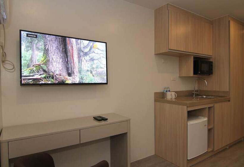 Standard-studio, Mabolo Royal