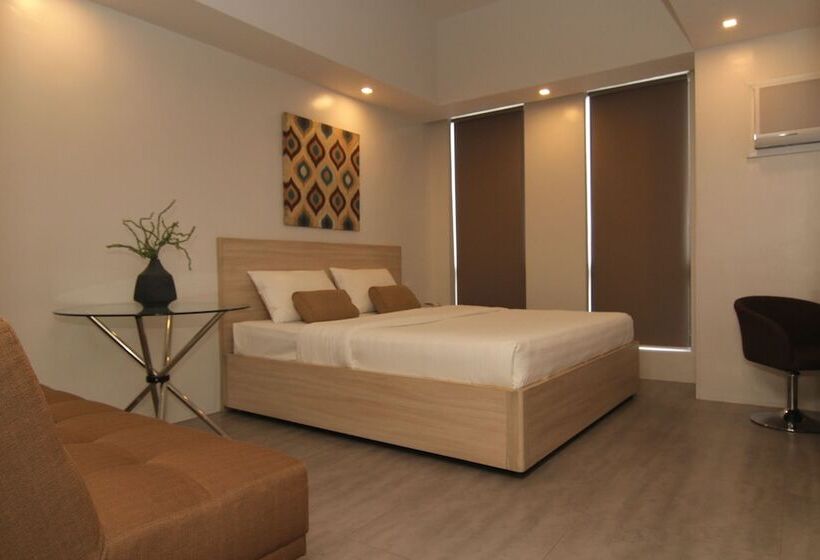 Standard-studio, Mabolo Royal