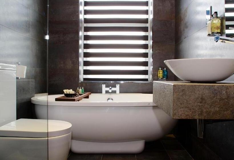 デラックスルーム, The Grand