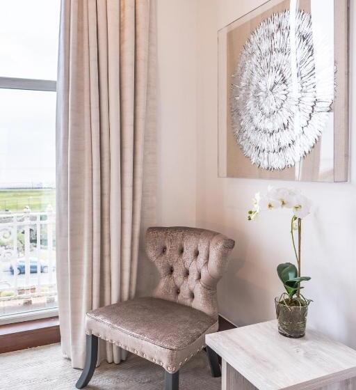 オーシャンビュースーペリアールーム, The Grand