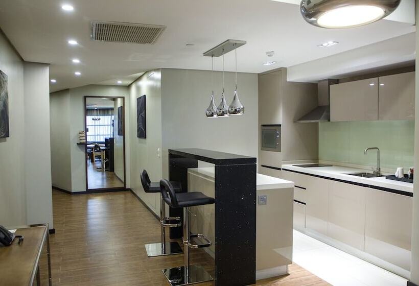 اتاق استاندارد, Ubumwe Grande