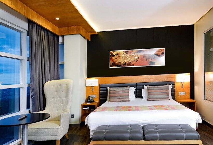 اتاق لوکس, Ubumwe Grande