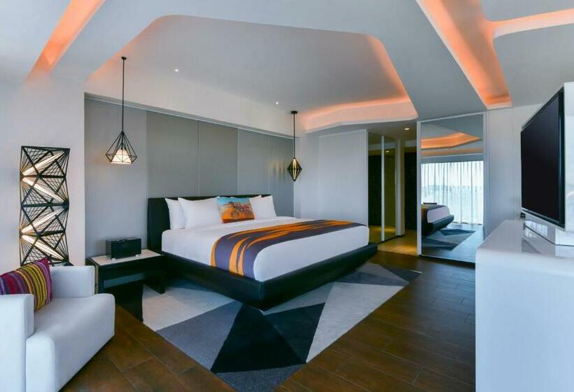 سوئیت با تخت بزرگ, W Amman