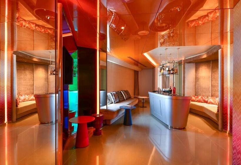 سوئیت با تخت بزرگ, W Amman