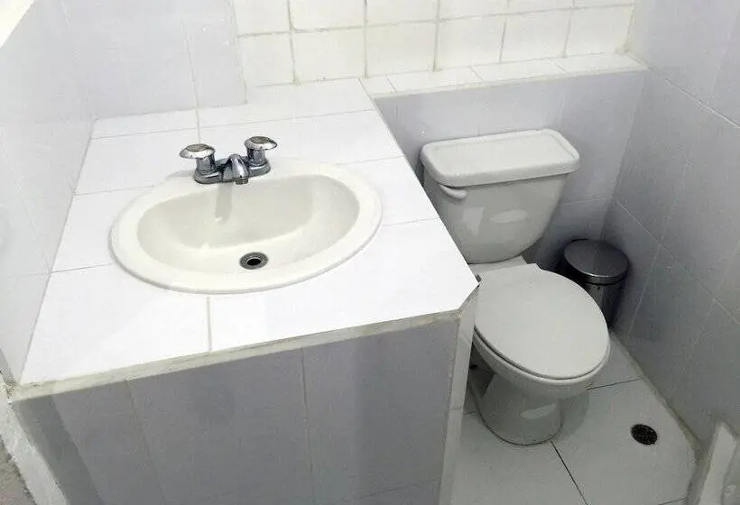 Habitación Estándar, Hostal Latina