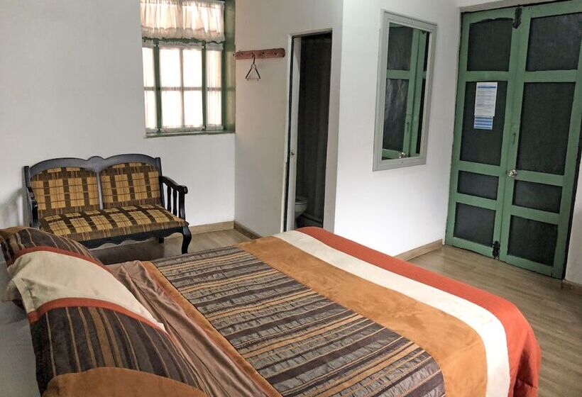 标准间, Hostal Latina