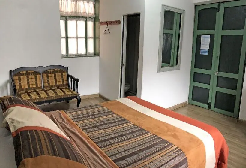 Habitación Estándar, Hostal Latina
