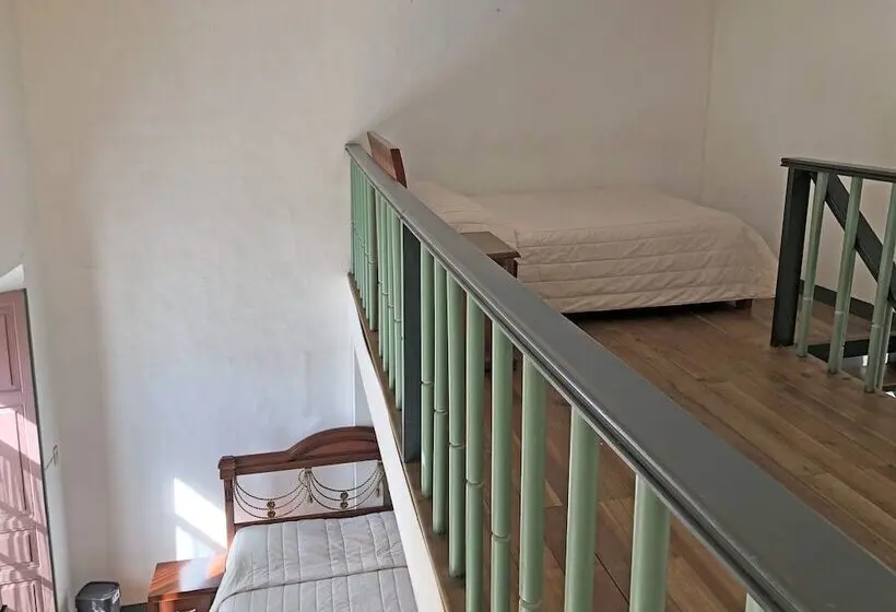 Habitación Familiar, Hostal Latina