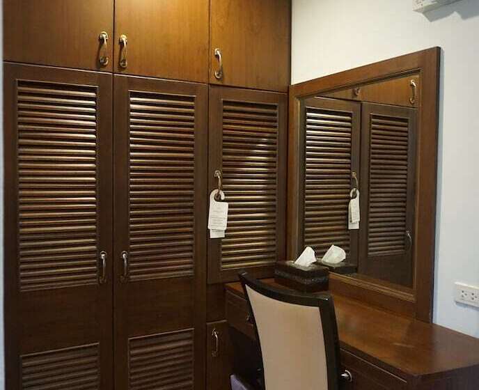 اتاق لوکس, Buraphat Resort