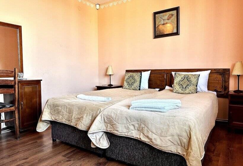 经济房, Family Hotel Carpe Diem