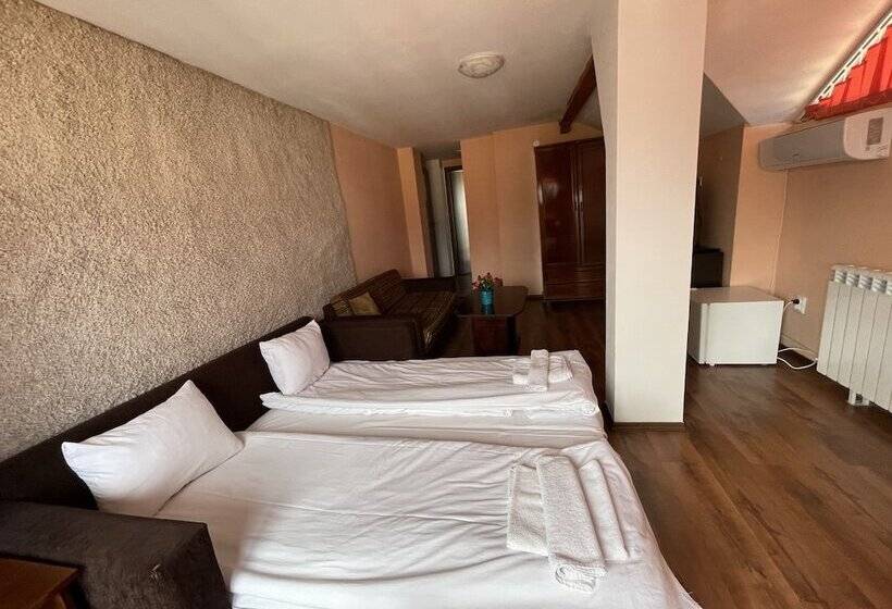 Апартаменты Comfort 2 Спальни, Family Hotel Carpe Diem