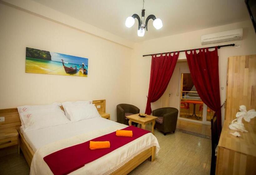 Chambre Standard avec Balcon, Albania