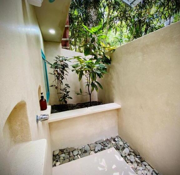 スタンダードバンガロー, Calala Lodge