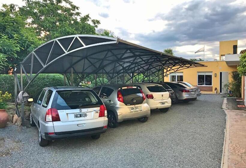 标准工作室, Descanso Las Tres Marias Apart