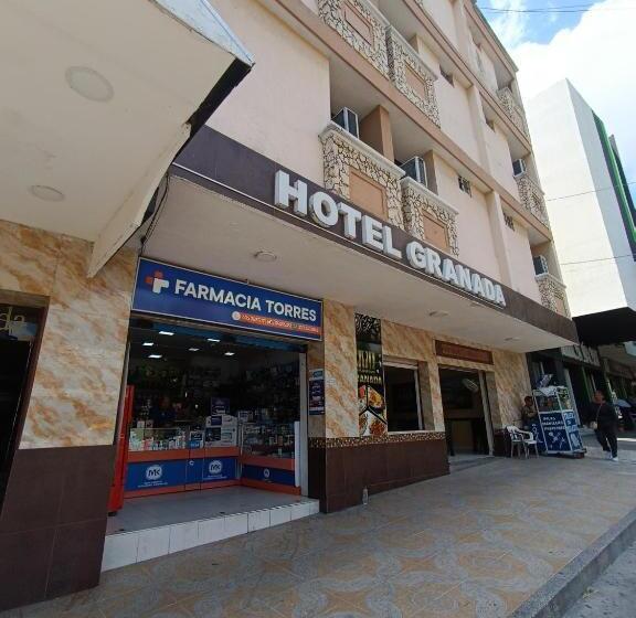 اتاق سوپریور خانوادگی, Granada Inn