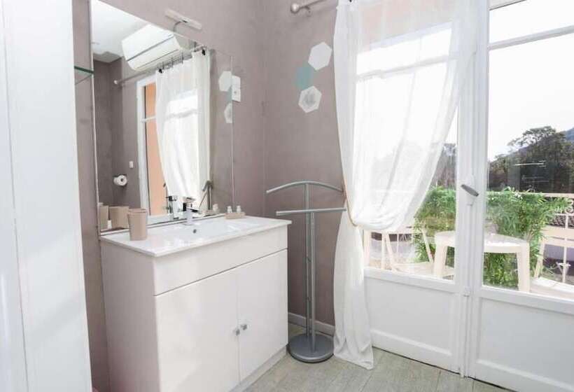 标准间带阳台, Hostellerie Le Panel