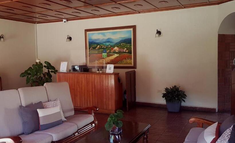 חדר סטנדרט לשלושה, Rebequet