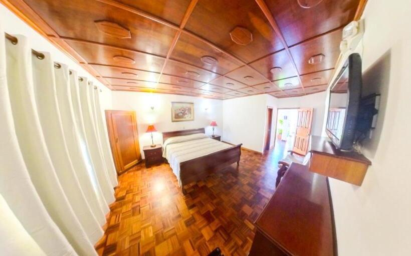 חדר דלוקס, Rebequet