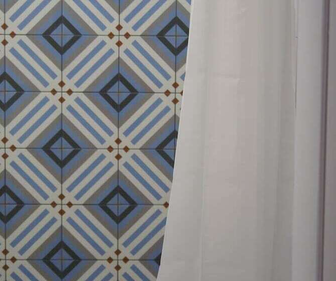 חדר סטנדרט חדר אמבטיה משותף, A16 Hostel