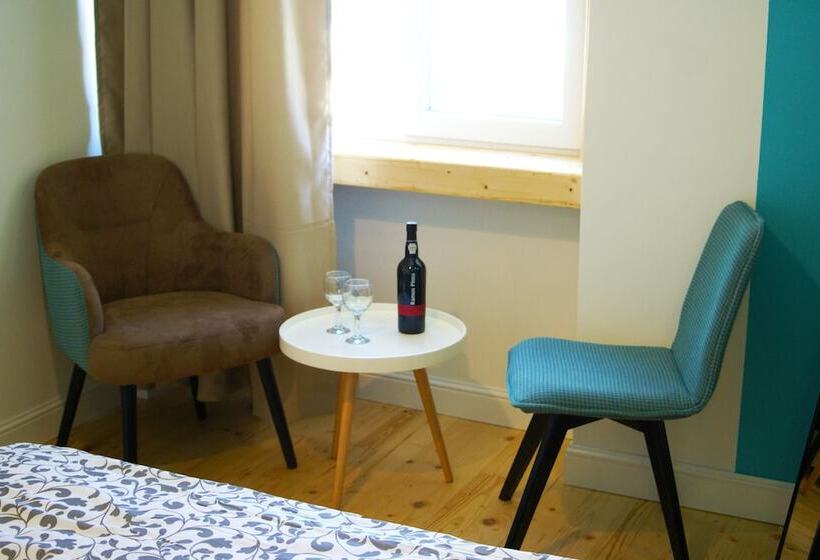 带共用浴室的标准房间, A16 Hostel