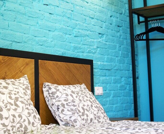 バス共有のスタンダードルーム, A16 Hostel