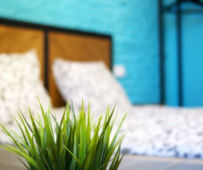 带共用浴室的标准房间, A16 Hostel