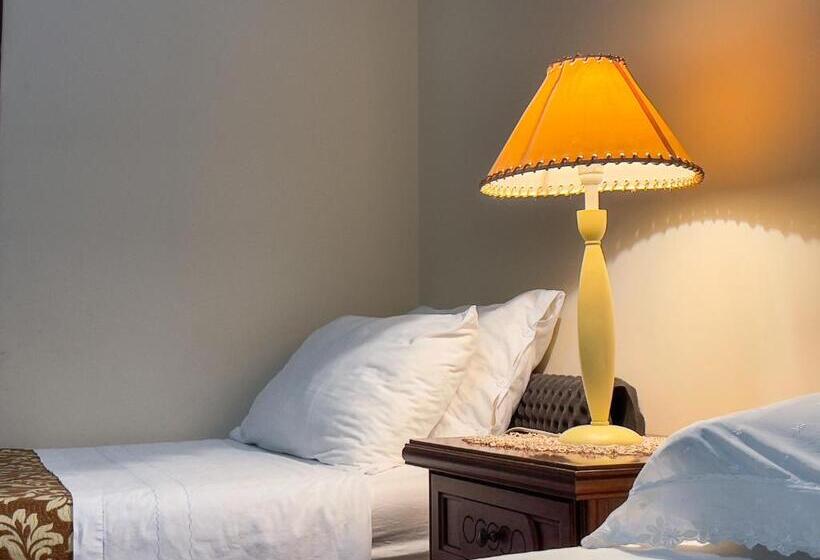 חדר דלוקס, Dolmen House