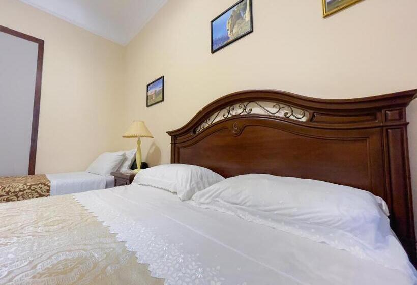 חדר דלוקס, Dolmen House