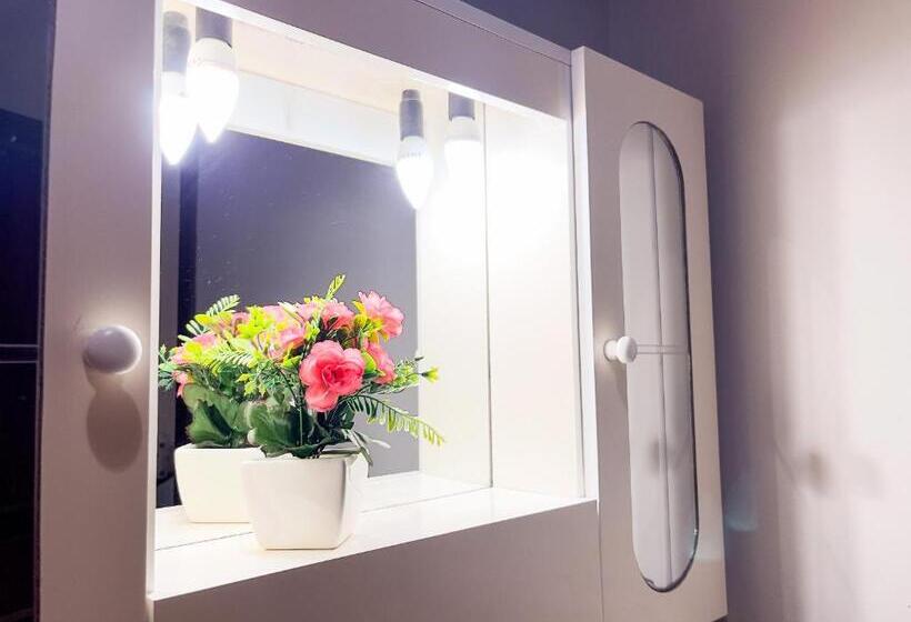 غرفة قياسية رباعية, Dolmen House