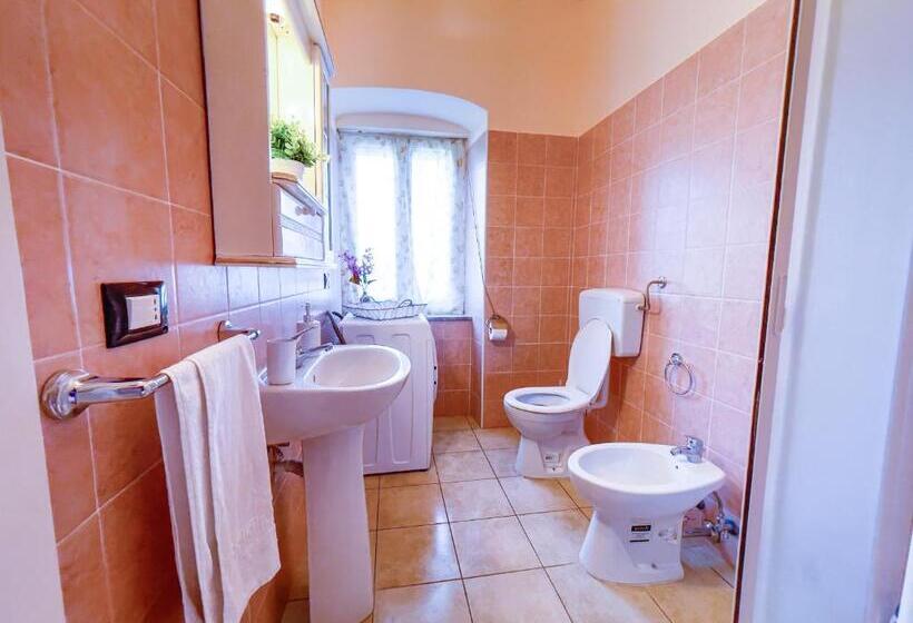 סטודיו סטנדרט עם מרפסת, Dolmen House