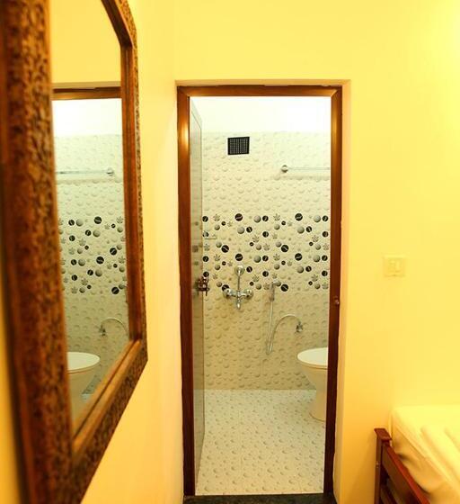 이코노미 룸, Janatha Homestay