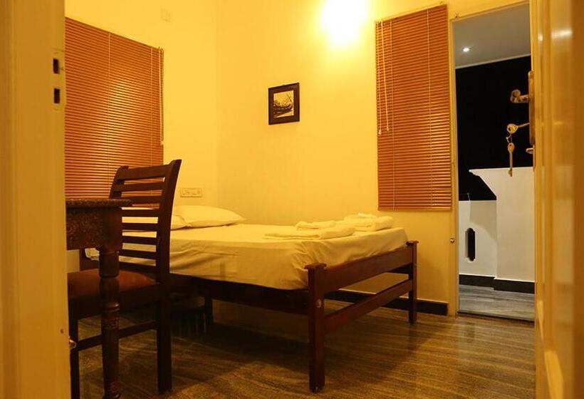اتاق عادی, Janatha Homestay