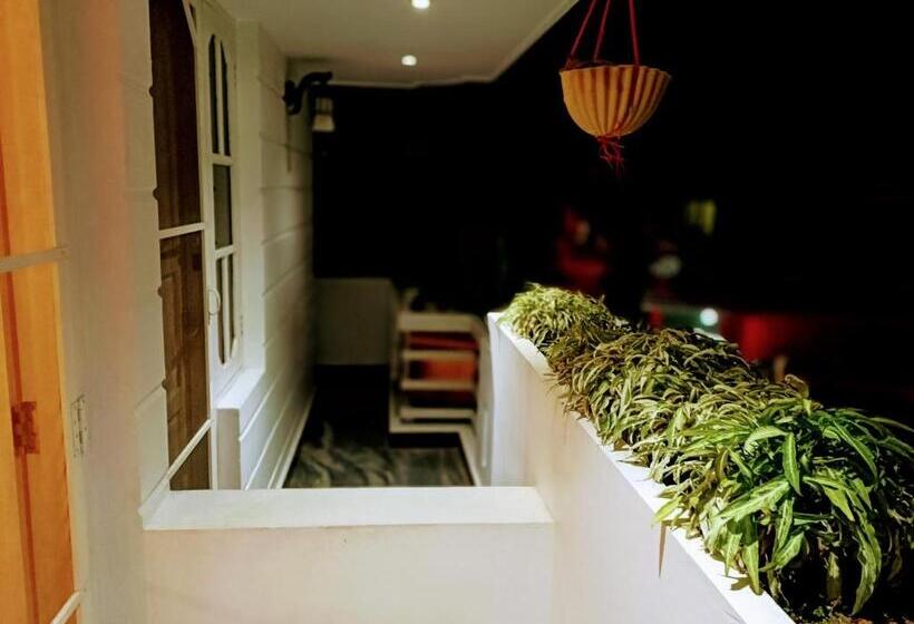 기본룸, Janatha Homestay