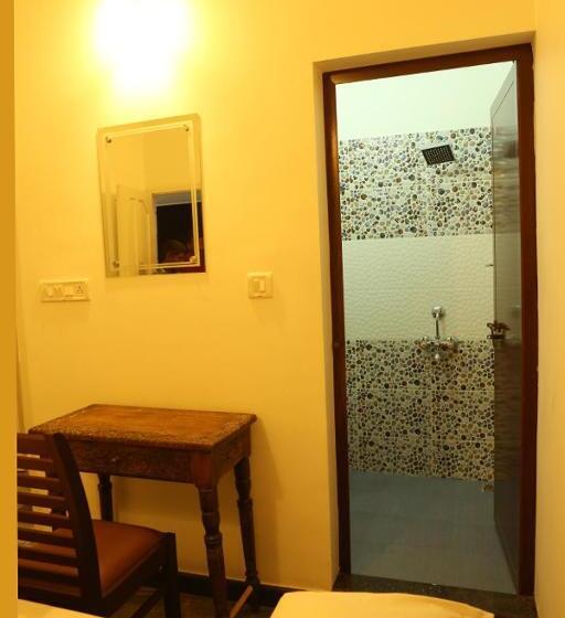기본룸, Janatha Homestay