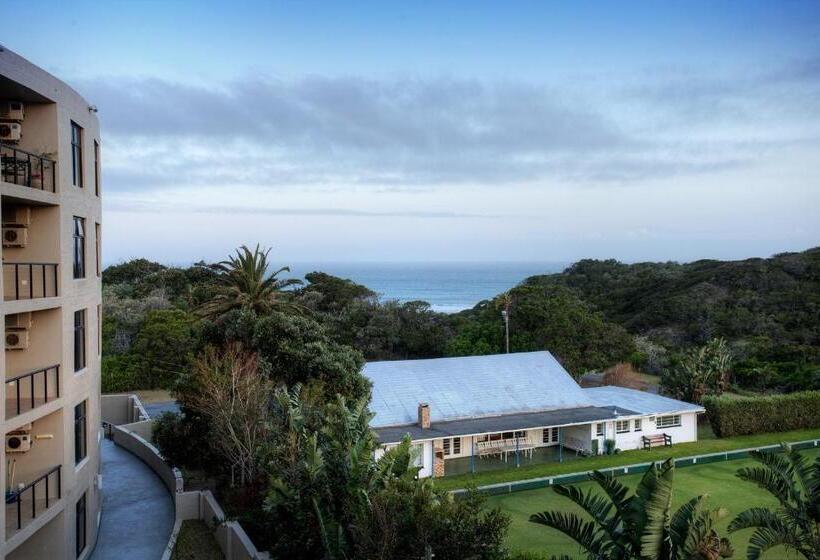 اتاق خانوادگی, The Reef Apartments