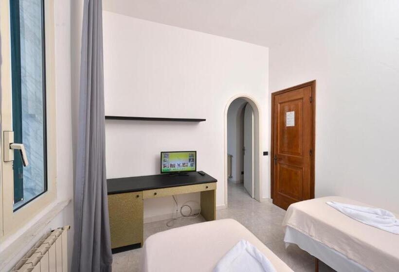 חדר סטנדרט לארבעה נוף לים, Garden Bocca Di Magra