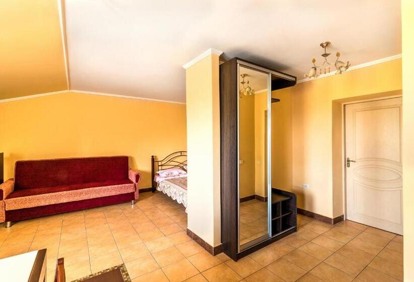 패밀리 룸, Inter